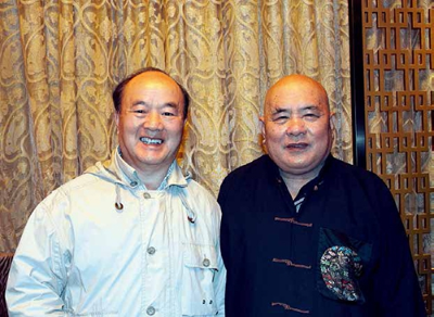 2010年潘强恩与国家一级导演邹文耀合影