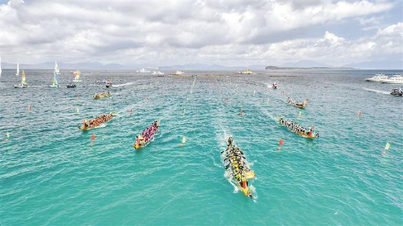 粤港澳大湾区海上龙舟赛在大鹏开赛