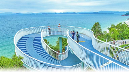 走出地铁 即入山海