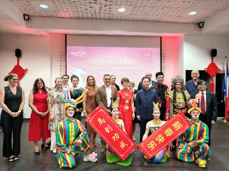 7城13场演出获赞誉 深圳艺术团把中国年带到法属留尼汪